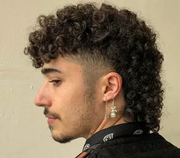 Curly Mullet Hairstyles: 14 Ways to Embrace Your Individuality 6 The Curly Mullet
