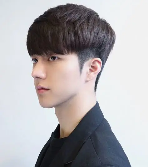 Best Two Block Haircut Styles for Men in 2025 6 Textured Two Block